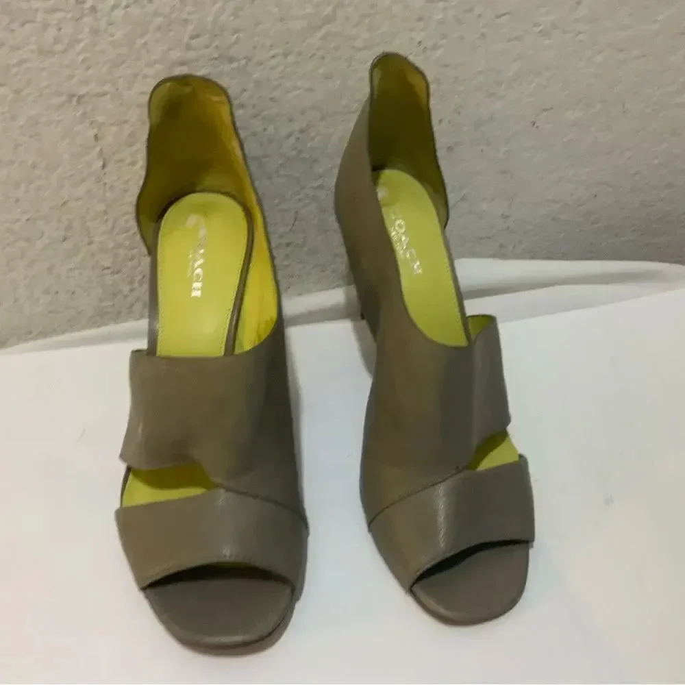Coach Manhattan Genuine Leather Grey Stiletto Sandal Size 7.5 B